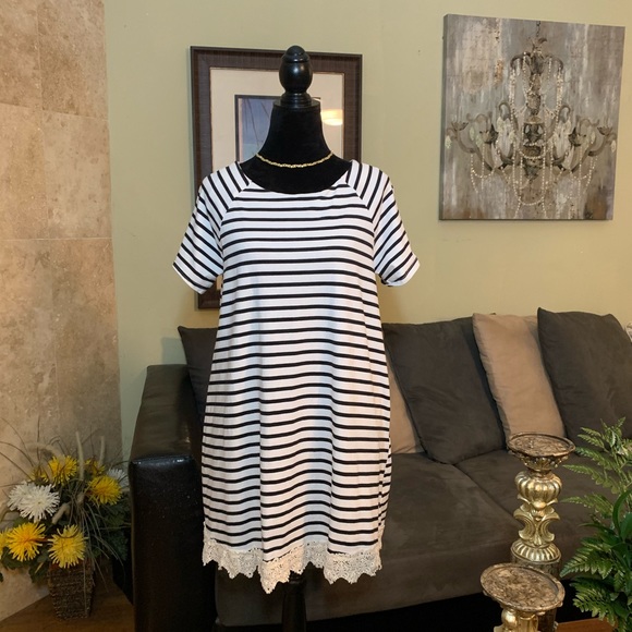 Altar'd State Dresses & Skirts - ALTAR’D STATE Striped Crochet Hem Dress w/Pockets